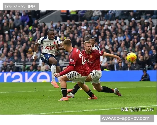 曼联训练缺席马奎尔德里赫特舍什科杰克弗莱彻积极参与展现状态